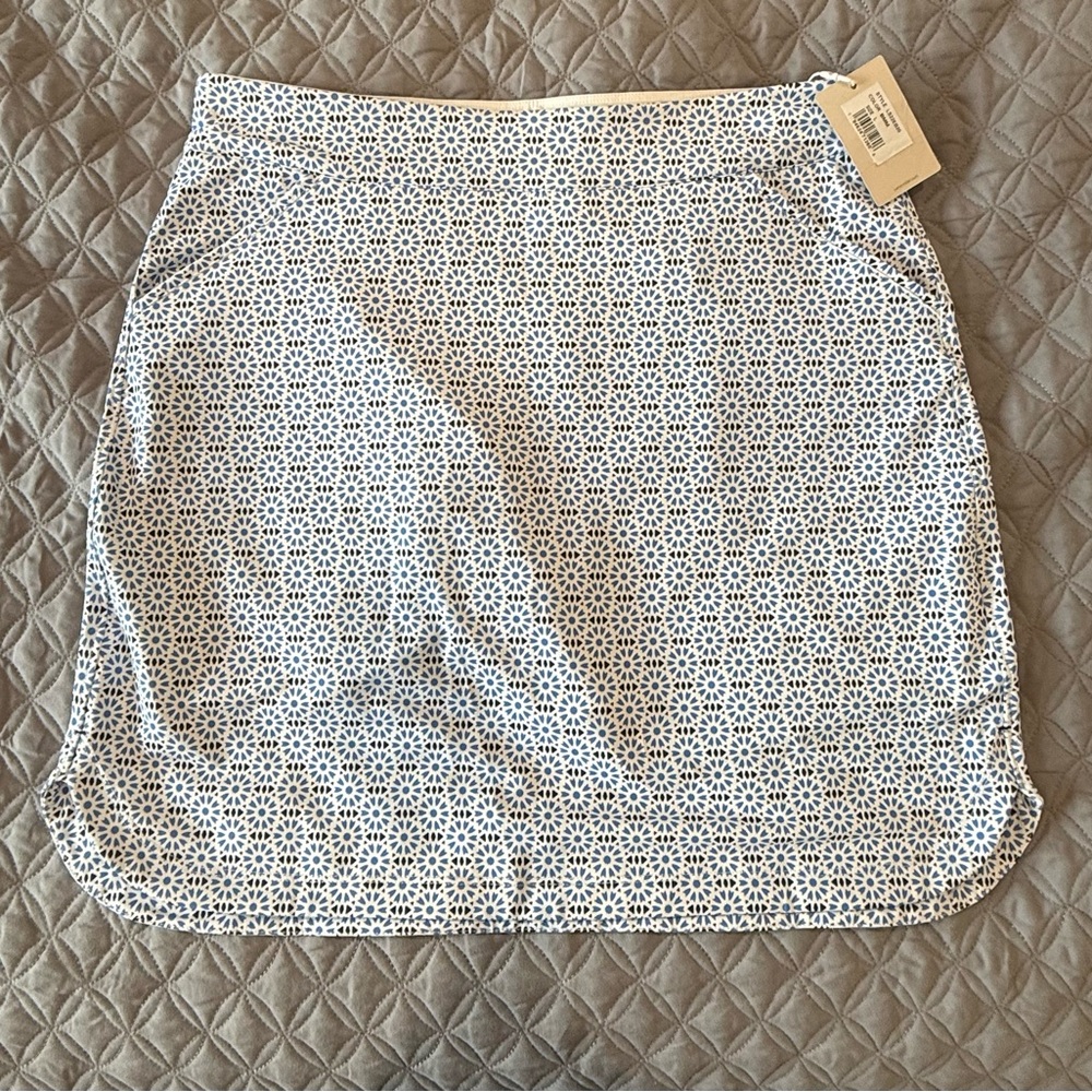 Women’s Peter Millar Sport Skort Size L New with tag Golf